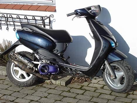 Yamaha neos/jog R byttet  - lige kommet ny mortor på (: der er underskjold men gad ik sætte det på og den er maget pæner end på billderne billede 8