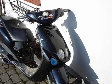 Yamaha neos/jog R byttet  - lige kommet ny mortor på (: der er underskjold men gad ik sætte det på og den er maget pæner end på billderne billede 9