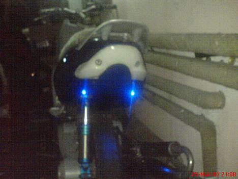 Aprilia Sonic Gp [Til salg] - :P så mangler jeg li at få de sidste 8 dioder på billede 8