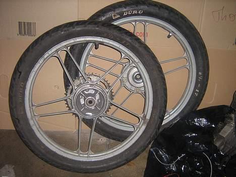 Puch SOLGT - De skal glaspudses og males røde! billede 18