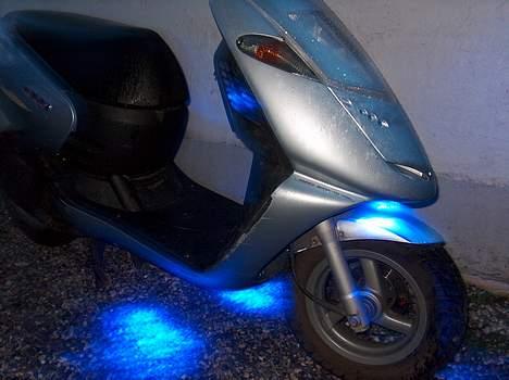 Aprilia Sonic !  - ser det ik herre fedt ud med dioder!? billede 1