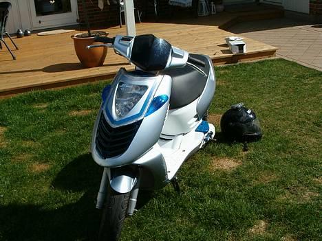 Aprilia Sonic, SOLGT billede 3