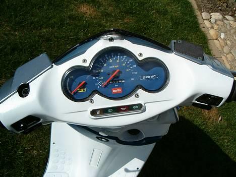 Aprilia Sonic, SOLGT billede 5