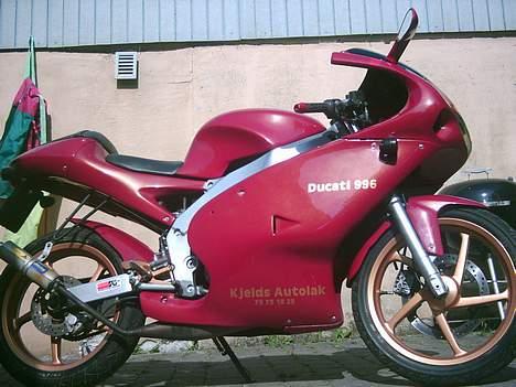 Aprilia Rs 50 (Ducati) - her kan du se at den skifter til guld!! ser dog meget mat ud på billed!! skod kammera! billede 5