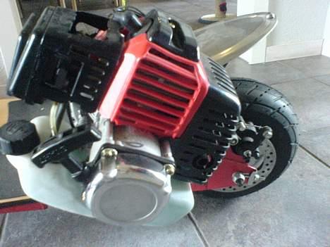 MiniBike Benzin Løbehjul. billede 3