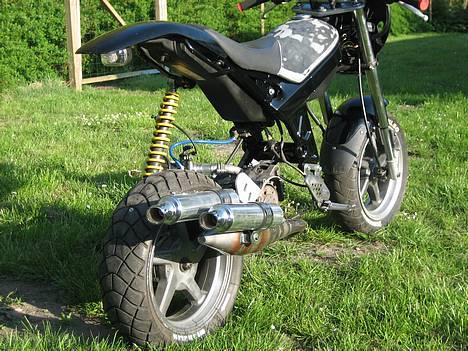 Suzuki street magic.. (SLOGT.). - efter lakerning... ;) bag fra billede 2