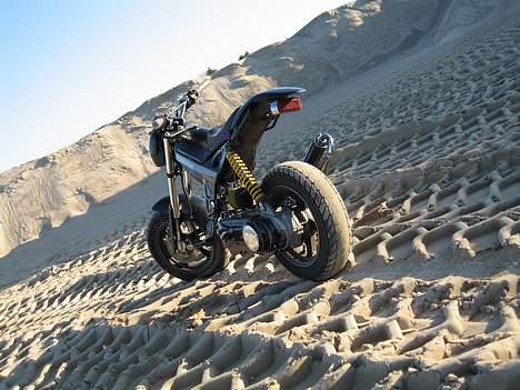 Suzuki Street Magic  >P!NK Lama< billede 1