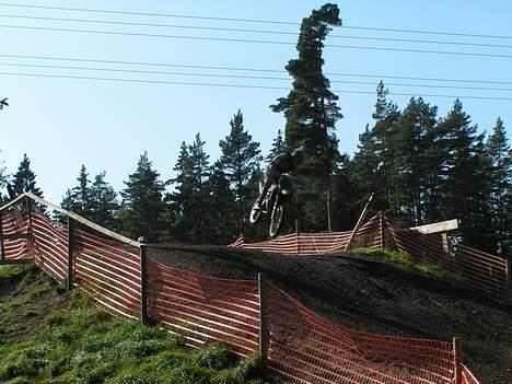 Yamaha 125 ccm solgt - et totalt fedt hop det drejer oppe på toppen ... billede 9