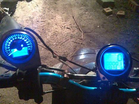 Yamaha Bws ng *FØR* - Mit koso digital speedo og koso rpm tæller. ik så godt billede taget med min tlf billede 14