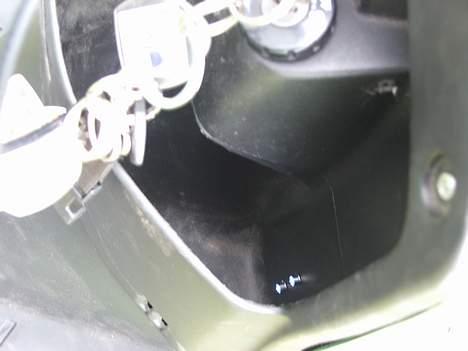 Yamaha Jog . FØR !!!! - Der er sat 4 blå dioder i skjoldet der, ved ike kom du kan se de 2 ? (: billede 12