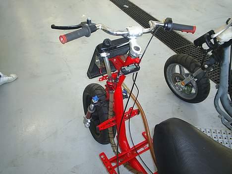 Piaggio NRG Mc2 LC - SOLGT - - Taget 18-02-2007 - SR´en er min egen gamle, og kan nu ses under "Morten D" under min venneliste billede 3