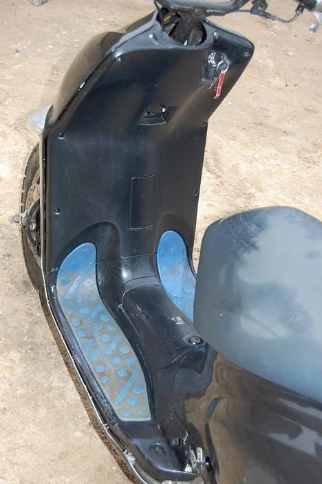 Aprilia Rally solgt - har malet skjoldene selv med en spraydåse godt lavet billede 9