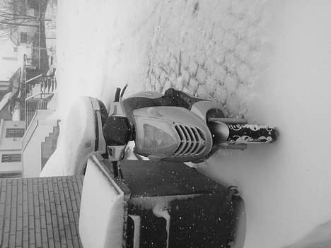 Aprilia sonic smadret. - taget idag den 21-02-07 er den ikk bare flot!! :) billede 4