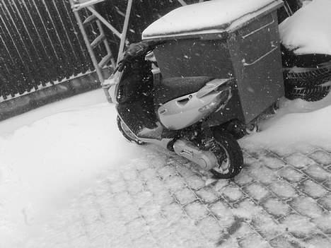 Aprilia sonic smadret. - taget idag den 21-02-07 er den ikk bare flot!! :) billede 5