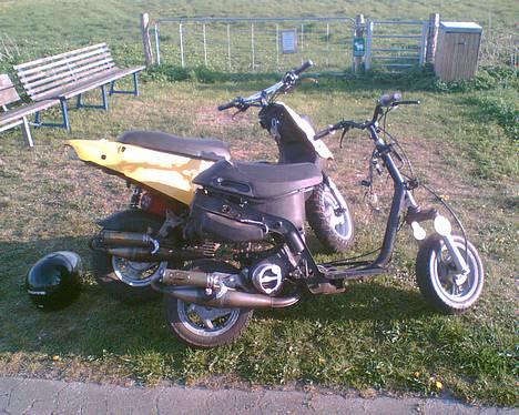 PGO hot 50.(BYTTET TIL JOG) - min hot med NARDO og jens´es zip med NARDO :) billede 8