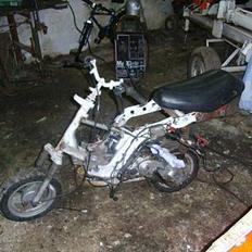 Piaggio zip solgt for 400 kr:D