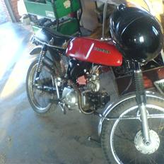 Honda SS50 