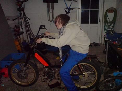 Peugeot 103 SOLGT - Simon der leger gokkemand (: billede 10