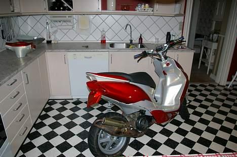 Yamaha jog r Solgt billede 11