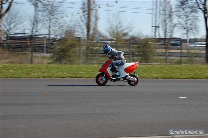 Aprilia Sonic LC solgt - Så får den kniven. billede 5