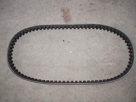 Piaggio Zip - Projekt - byttet  - Malossi forstærket Kilerem billede 9