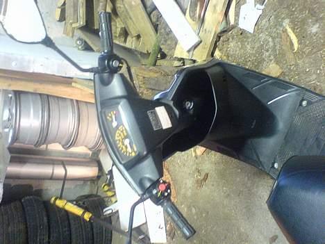 Yamaha jog as solgt billede 3