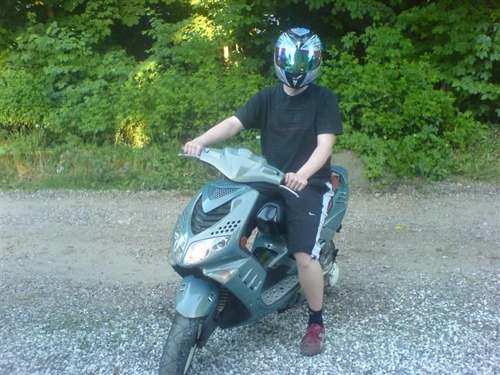 Peugeot speedfight 2 *solgt* - nye skjolde billede 1