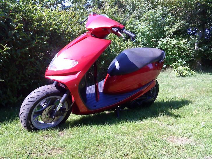 Suzuki Estilete  SOLGT - nyt billed taget den 23/7 08   billede 1