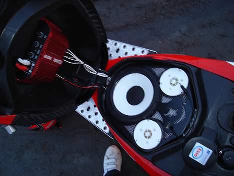 Peugeot speedfight solgt S:<33 - mit b&o anlæg - spiller bar godt! billede 8