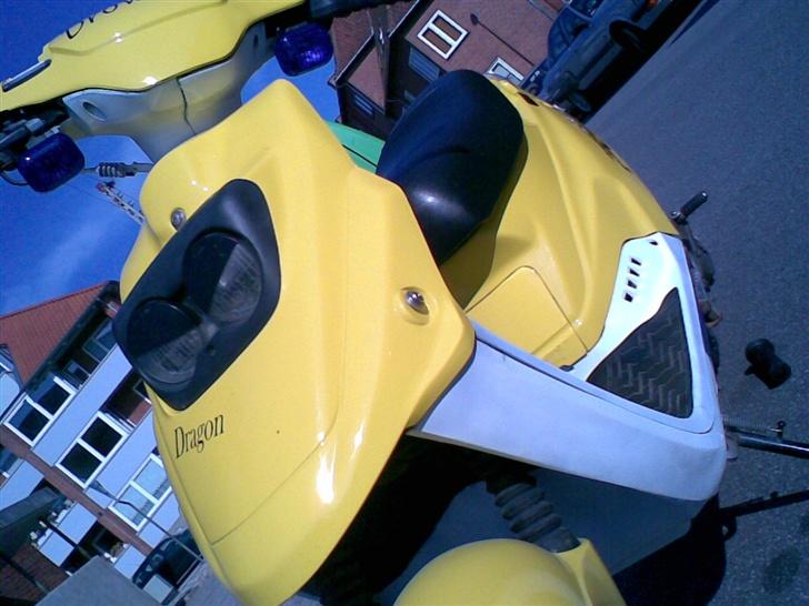 PGO Hot 50 <SOLGT> - gammelt billede.. den er sort nu billede 1