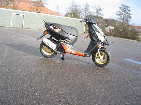 Aprilia Sonic Nr 2 ((Ny)) solgt - her med solen igen billede 4