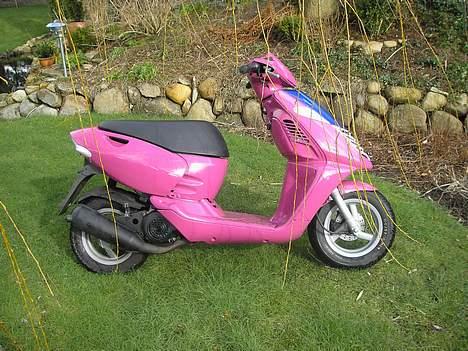 Aprilia sonic 03 - SOLGT. - fra siden igen...den er så smuk...men ved ikk om den skal sænkes eller gøres højere..hmm?? billede 10