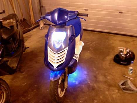 Aprilia †Byttet til RMX 12-05-07† - Så kom der sku li blåt forlys på :D billede 17