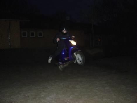 Piaggio zip solgt - der kommer flere billeder her en af dagene skal lige have taget dem hehe billede 1