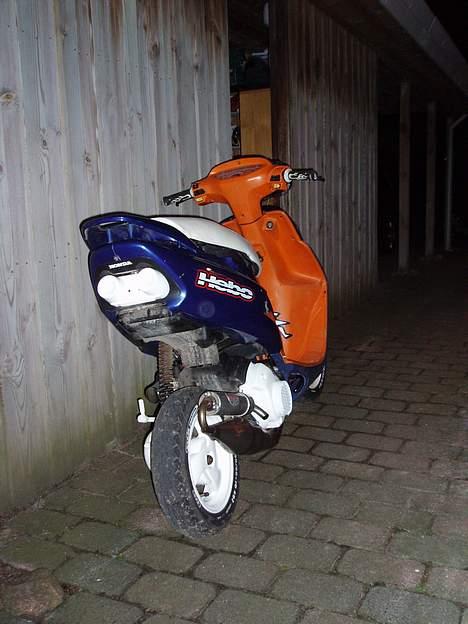 Honda SFX SOLGT - Bagfra. Man kan godt se støddæmper forhøjeren. Den har givet lidt i højden :P billede 15