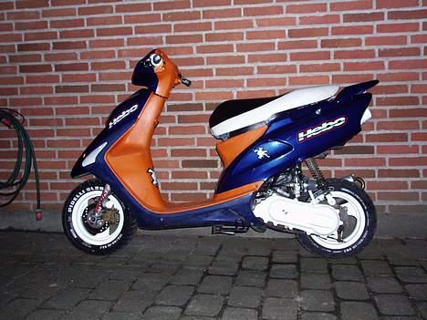 Honda SFX SOLGT - Fra siden. Mangler bare lige den blå neon og de orange skjolde skal være hvide! billede 16