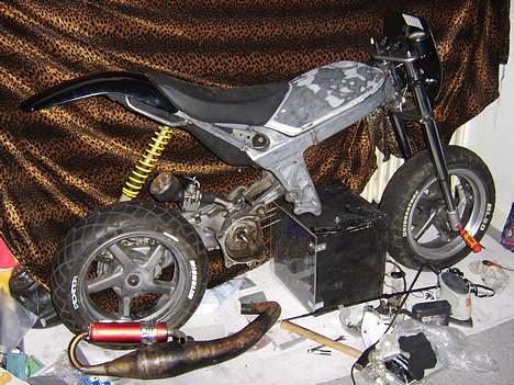 Suzuki street magic.. (SLOGT.). - løst samlet billede 13