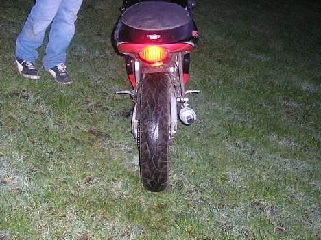 Aprilia rs 50 replica - har Fjernet nummerplade holderen samt blinklys, det ser sku helt godt ud :) billede 14