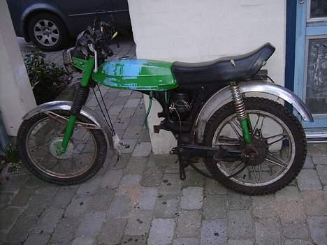 Puch monza - puch monza som skal sættes i stand til sommer hvis jeg når det og har penge nok det håber jeg sku.! billede 1