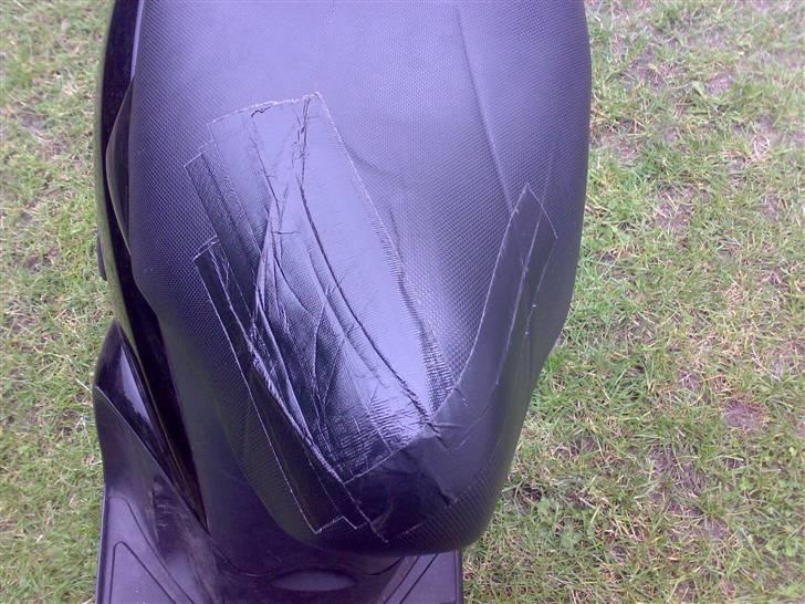 Piaggio Byttet væk til yamaha 4 g - Der er to reverne i sæde, lappet med gaffatap billede 3