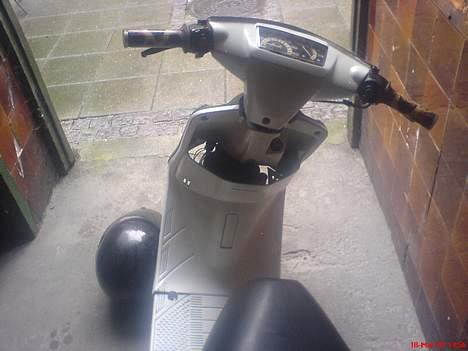 Yamaha Jog FS ! SOLGT.! - Den helt færdig med skjolde. :P billede 6