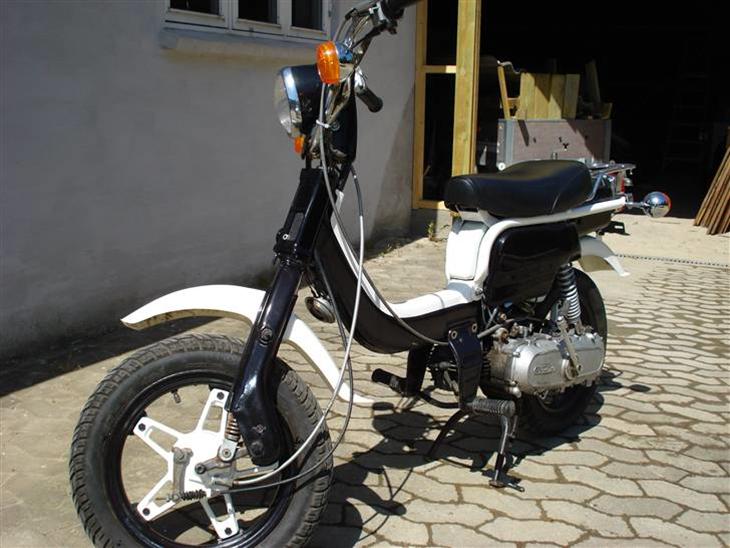 {{currentPhoto.altText}} billede {{currentPhoto.number}}