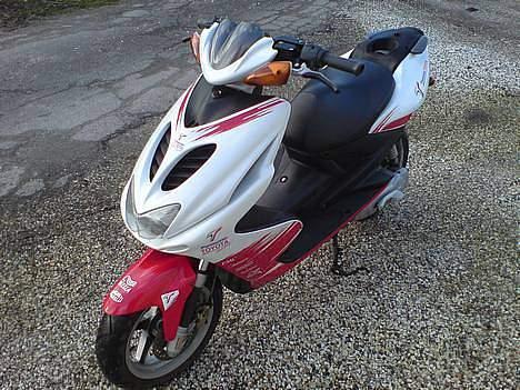 Yamaha Aerox F1 Toyota SÆLGES billede 1