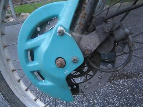 Suzuki RMX "solgt" - Skivebremse, mener den er 120 mm, foran billede 6