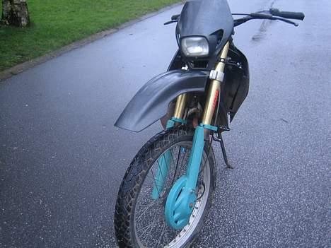 Suzuki RMX "solgt" - forfra billede 15