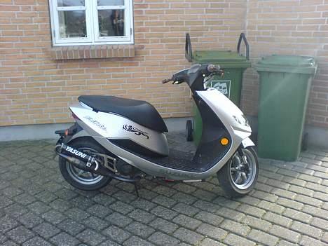 Suzuki Estilete(SOLGT) - Sådan så maskinen ud da jeg fik den ! På nær lige udstødningen :) billede 2