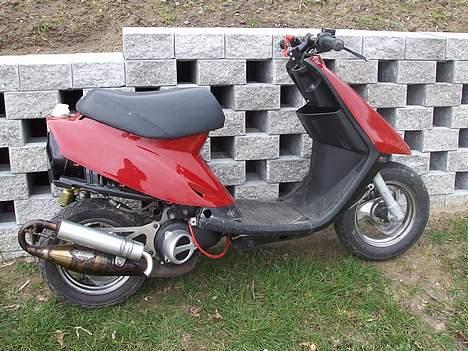 Yamaha jog (solgt) billede 1