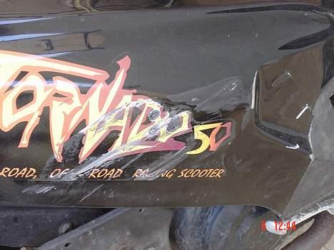 PGO tornado - ja jeg var lidt uheldig lørdag den 4/9 - 04 at blive joret af en bil der ikke så mig ...   : ( billede 8