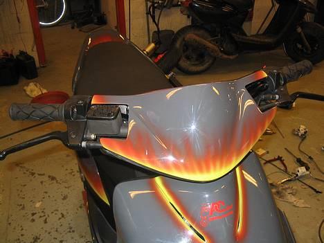 Yamaha Jog R (solgt) - Med lovlig motor. billede 4