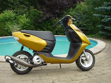 Aprilia -=Sonic=-SOLGT -  -= Mopeden fra den ene side =- billede 1